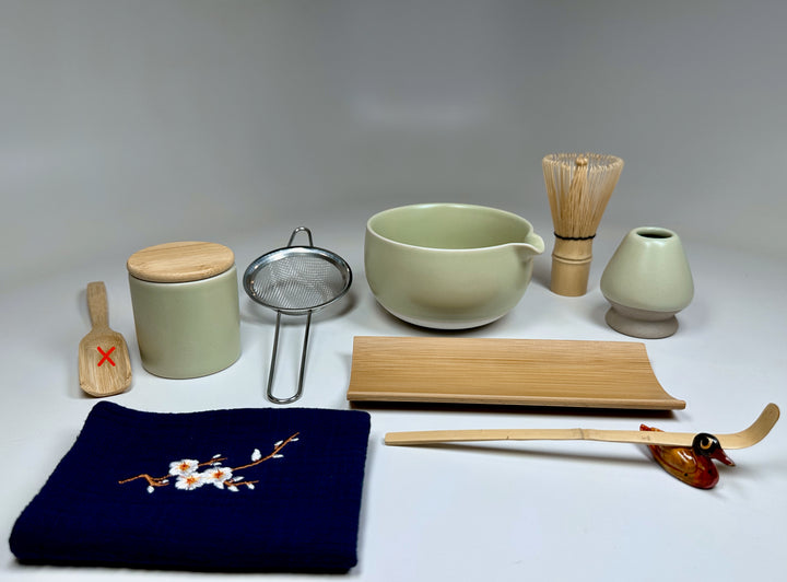 Premium matcha ceremony kit iwith complete accessories.
